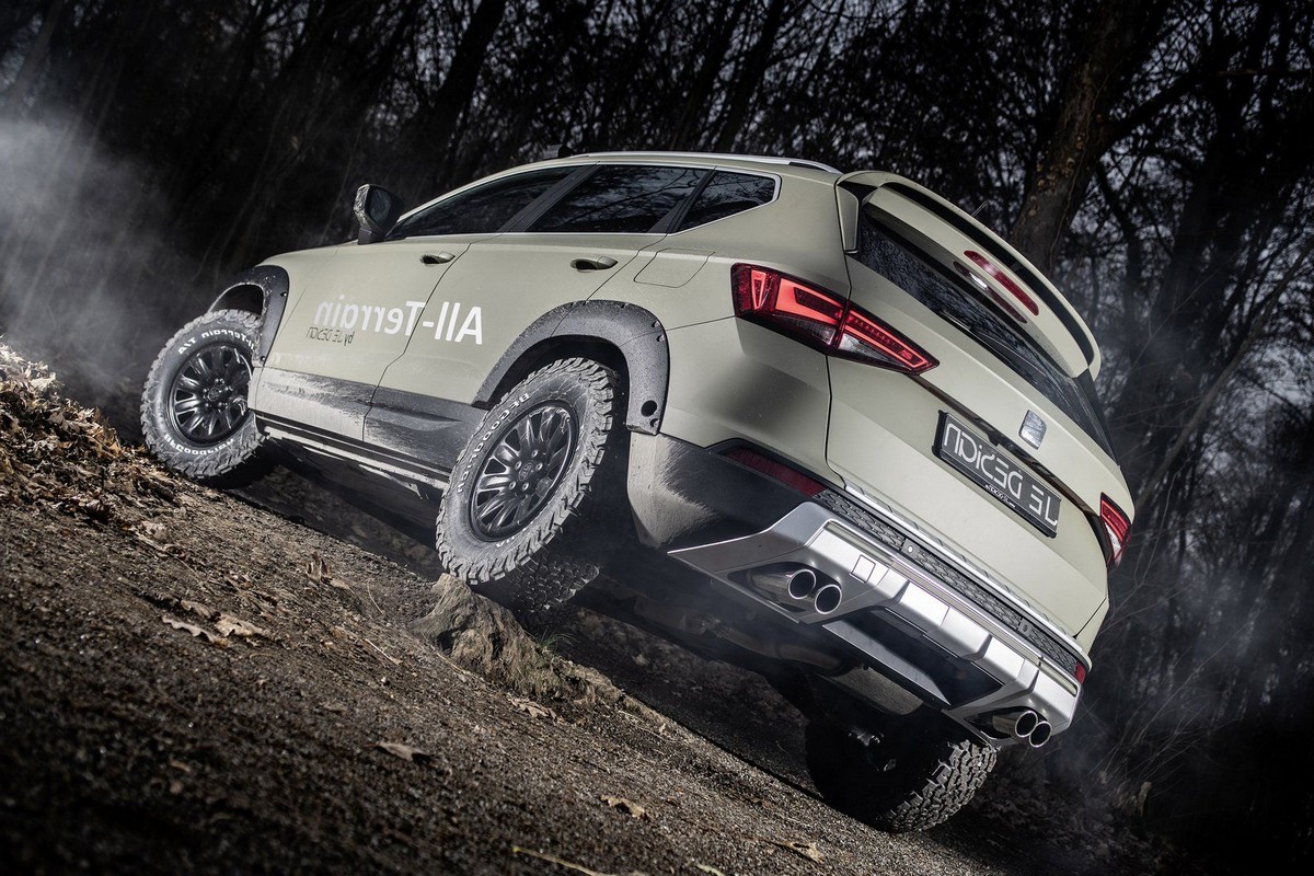 Video de un Tesla model s rodando en willow springs